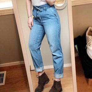 American Eagle Paperbag mom jeans